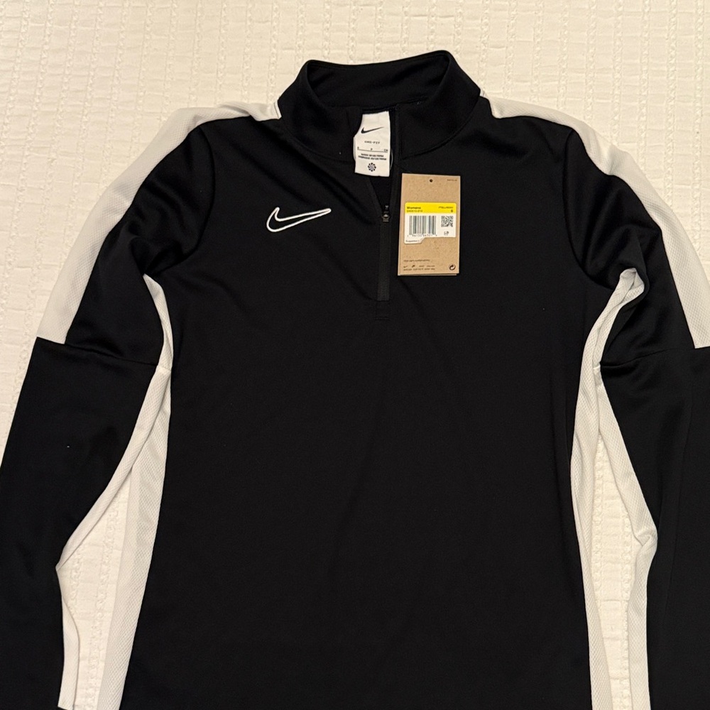 Nike Black and White Sports Pullover